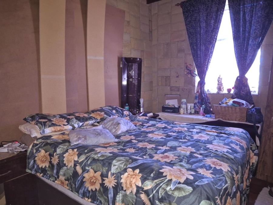 6 Bedroom Property for Sale in Gansbaai Central Western Cape